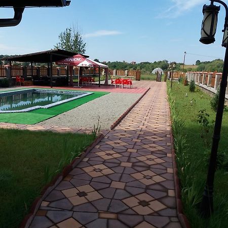 Casa Robi Pestisani Exterior foto