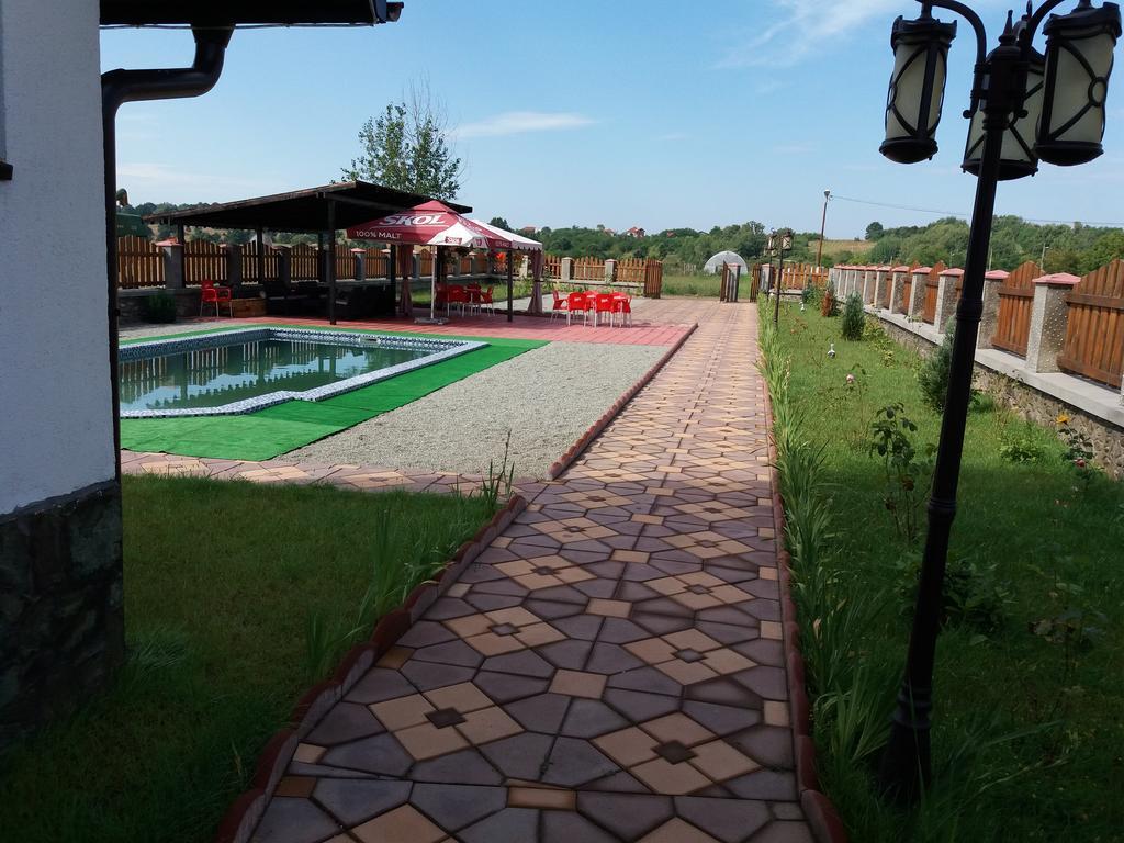 Casa Robi Pestisani Exterior foto