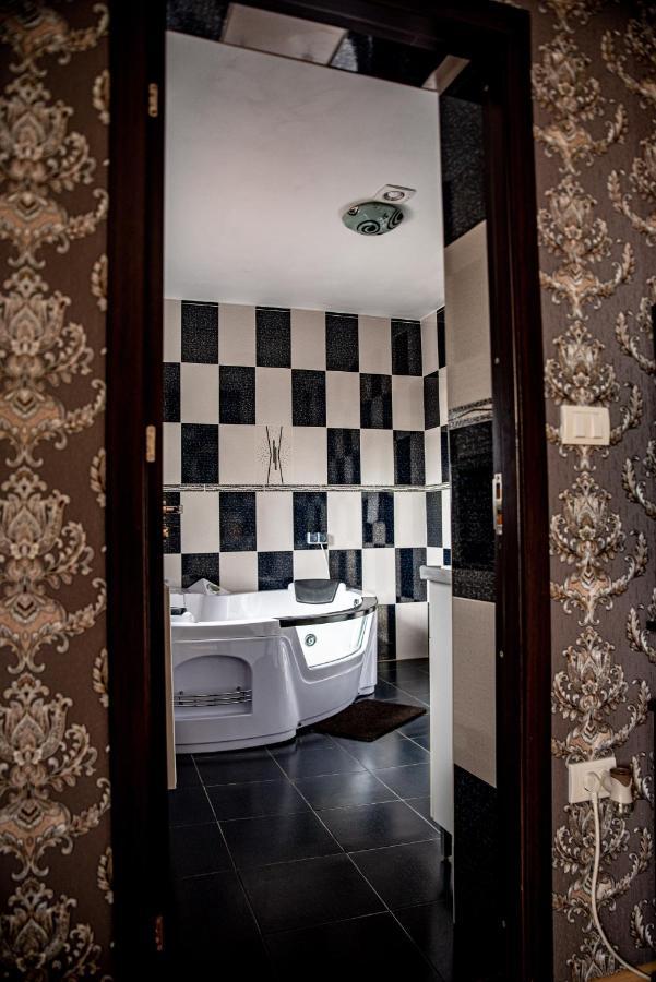 Casa Robi Pestisani Exterior foto